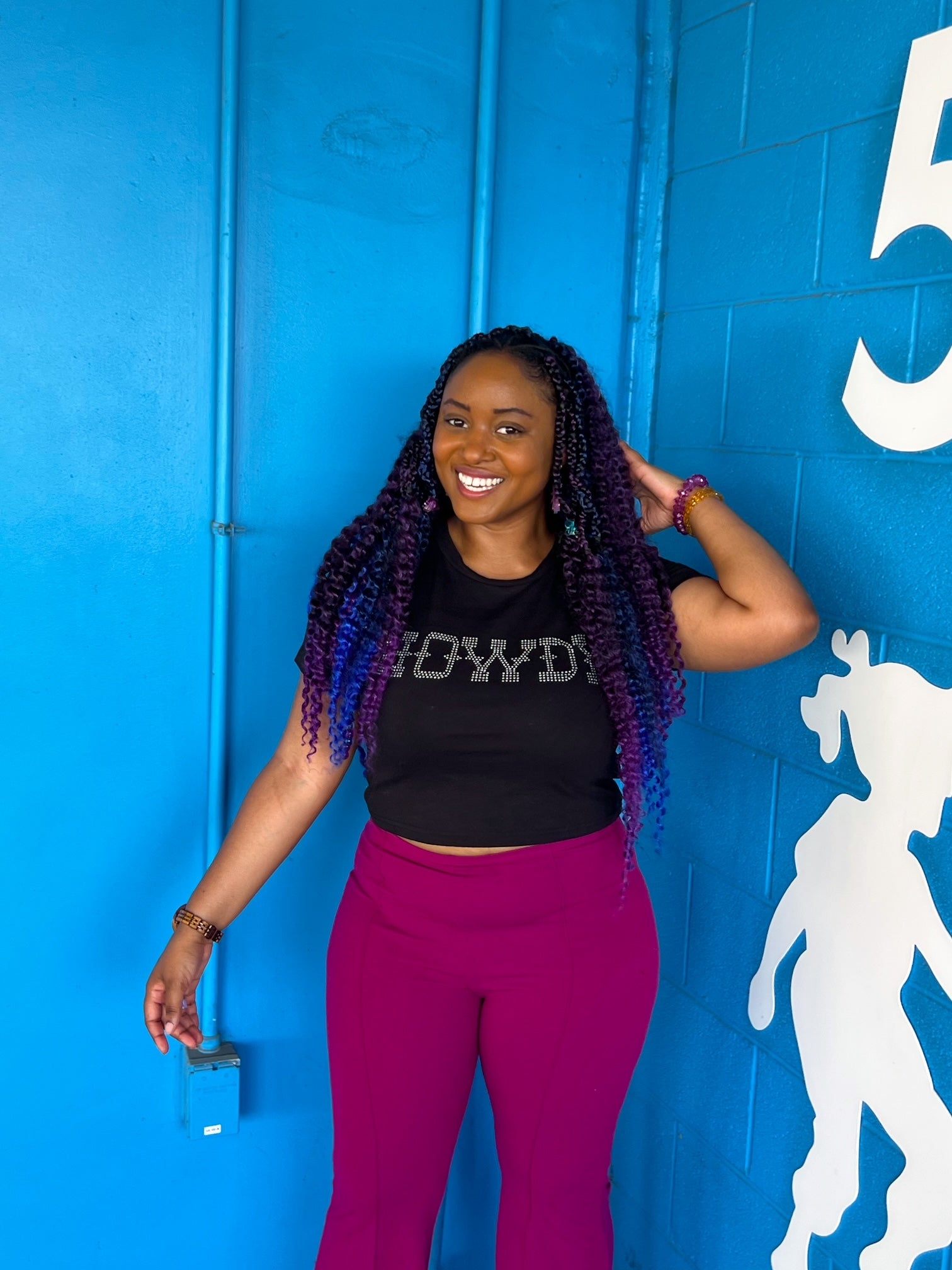 Howdy Rhinestone Tee (S-3XL)