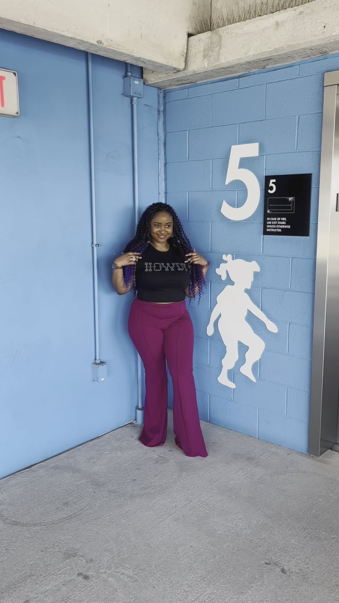 Howdy Rhinestone Tee (S-3XL)