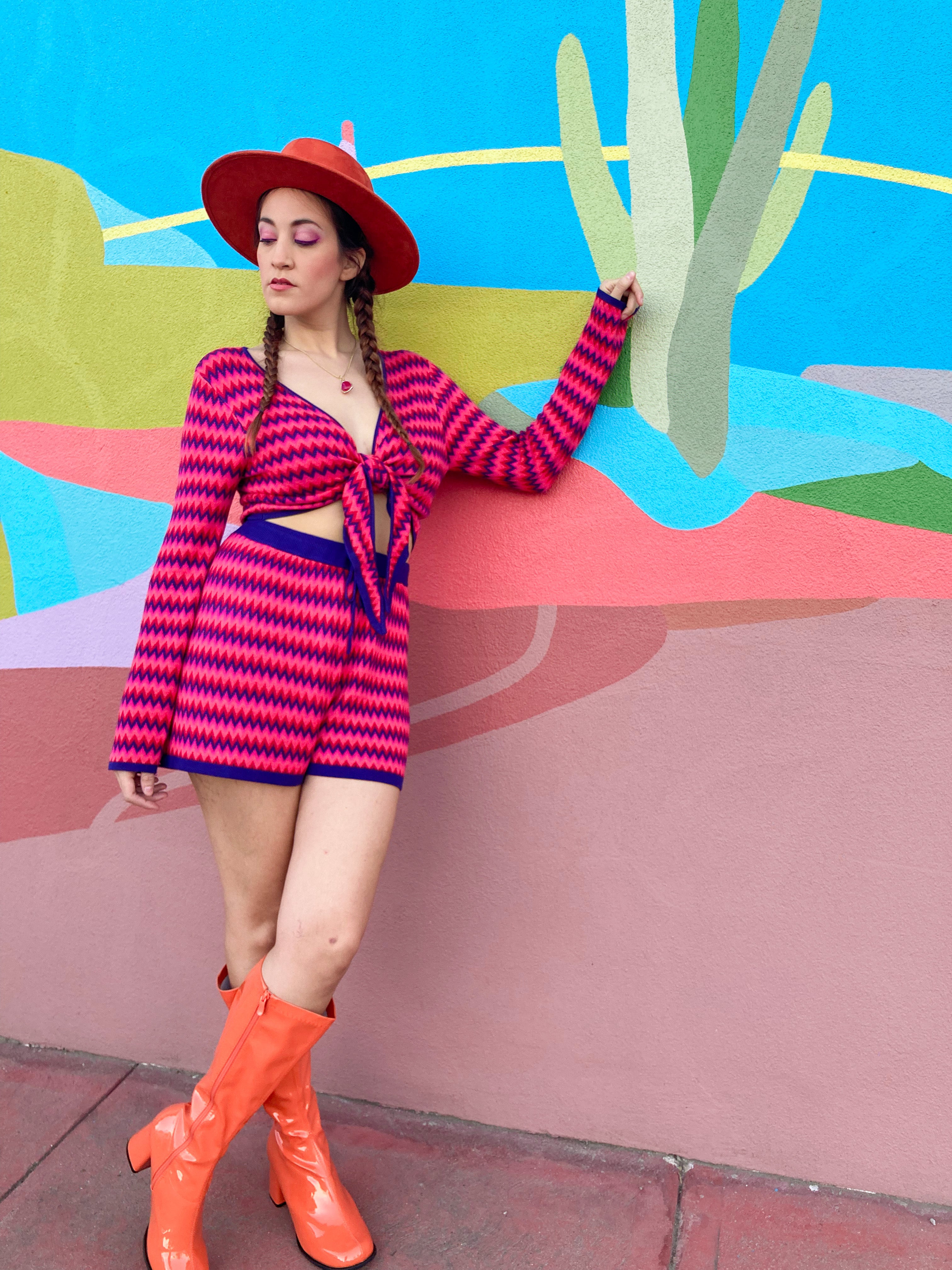 Can't Reach Me Shorts (S-L)