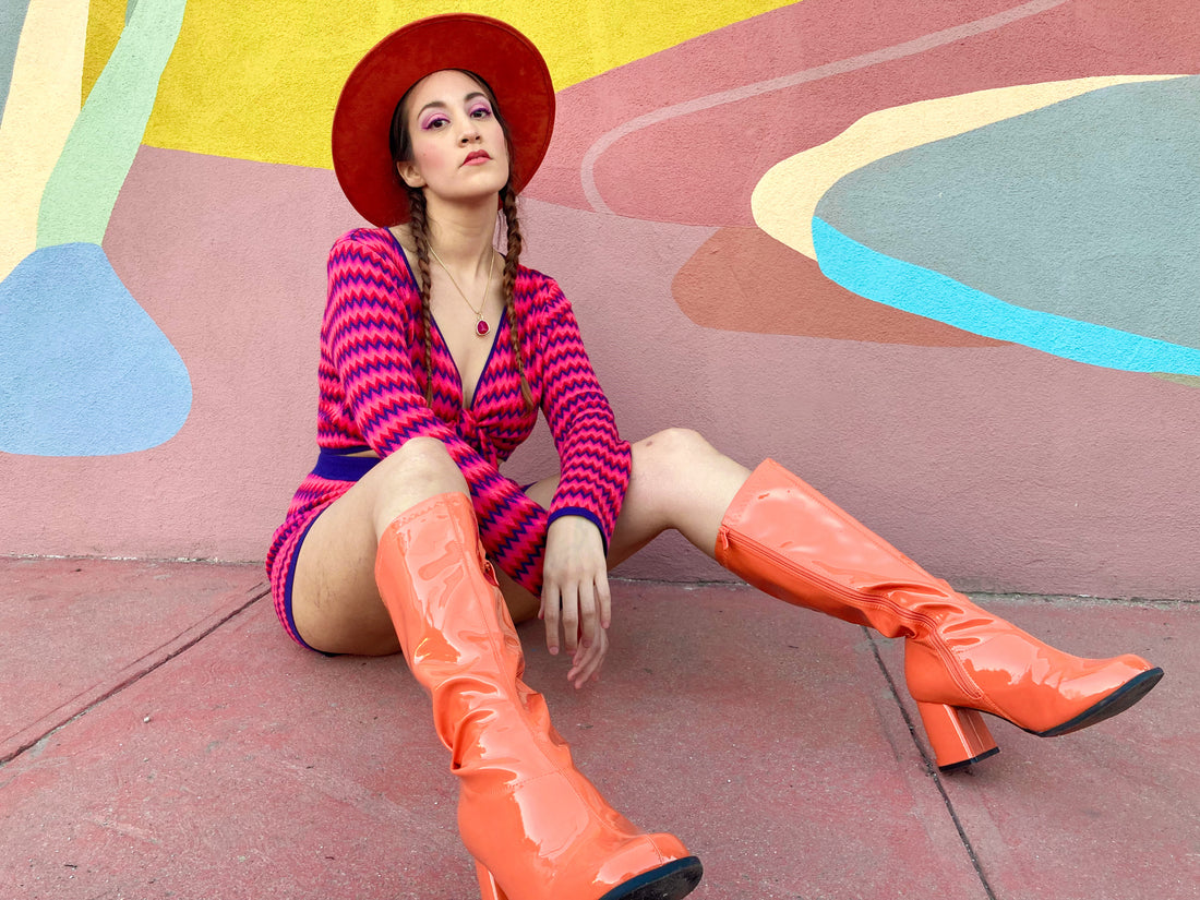 Can't Reach Me Shorts (S-L)